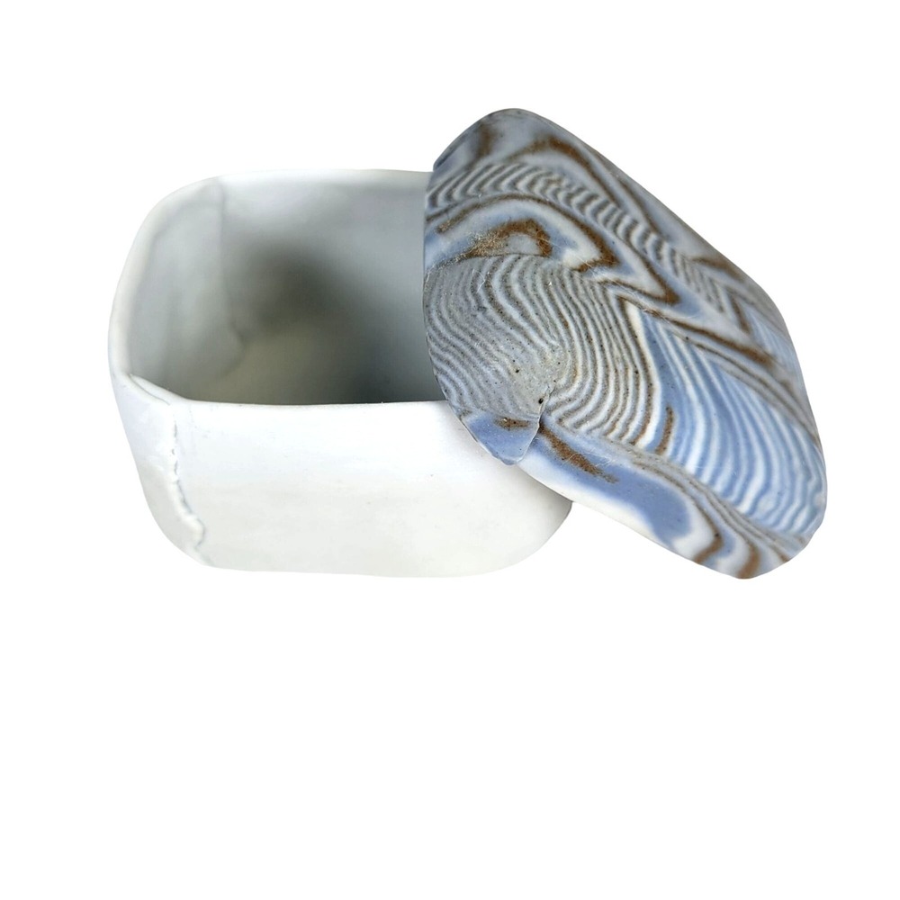 Vtg Handcrafted Ceramic Trinket Box With Swirl Blue &‎ White Lid Artist Signed